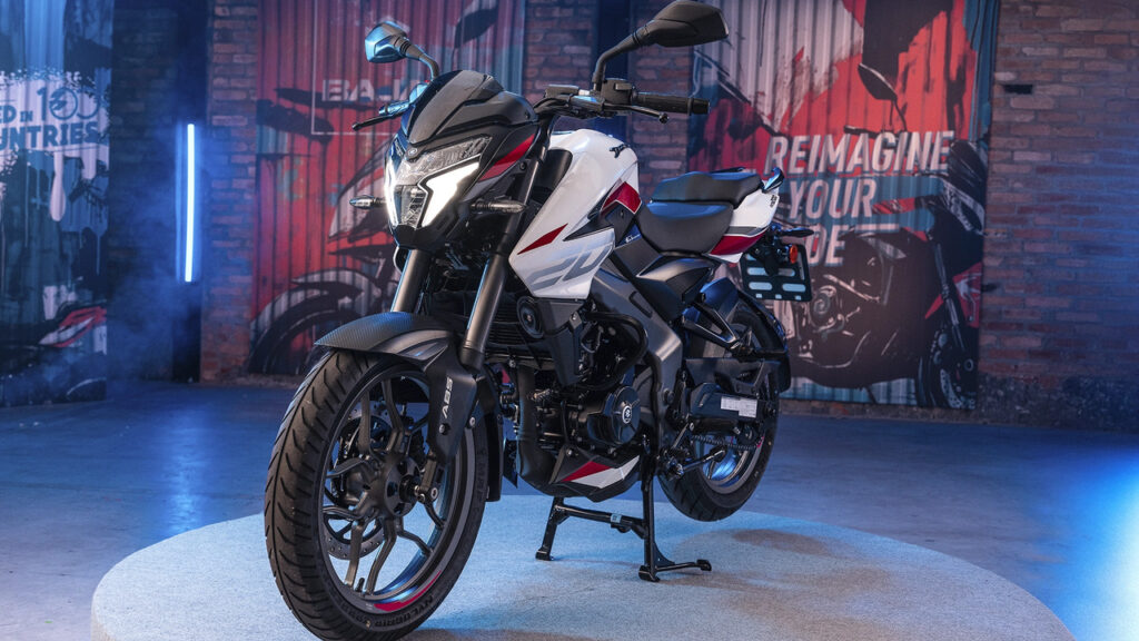 Mesmo custando como uma moto de entrada, este modelo entrega segurança e desempenho de categoria superior