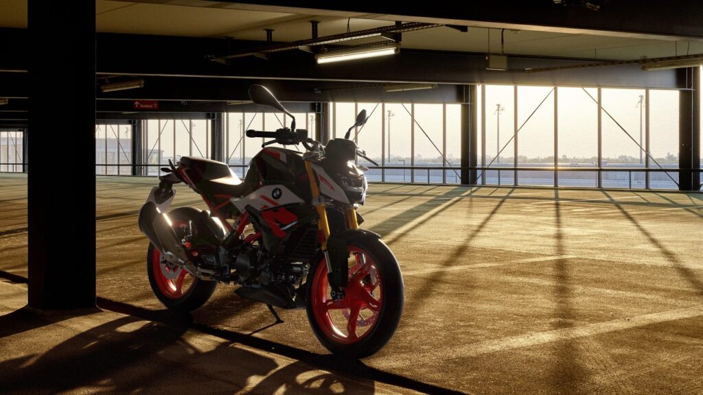A BMW G310R 2026 é a melhor porta de entrada para motos premium no Brasil