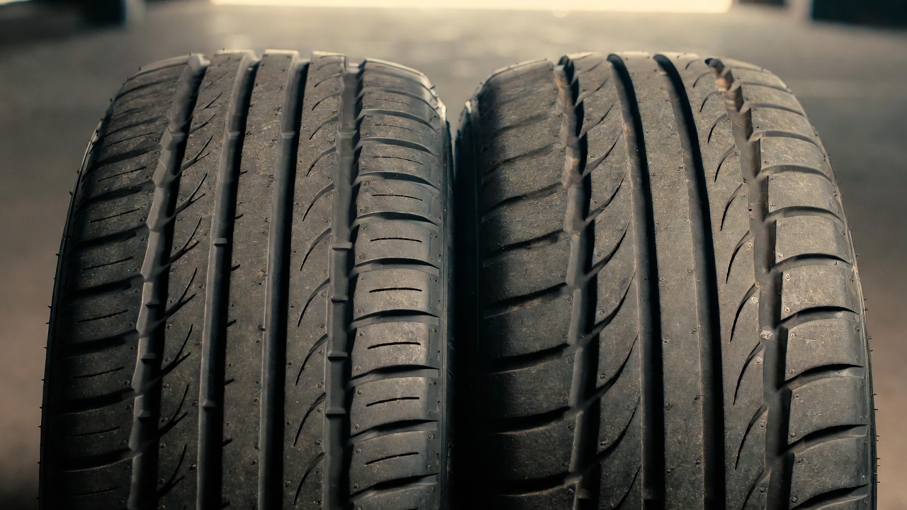 O erro que faz o pneu do seu carro gastar muito mais rápido sem você perceber