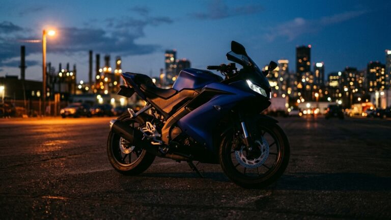 Essa esportiva barata da Yamaha está surpreendendo no consumo e desempenho