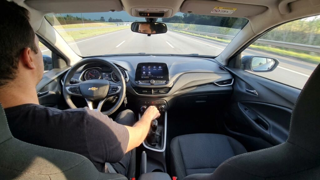 Chevrolet lança sedã que faz até 17,1 km/l e leva 500 litros no porta-malas