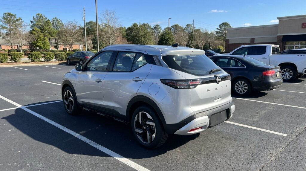 Nissan Kait: espaço, consumo e preço do SUV automático
